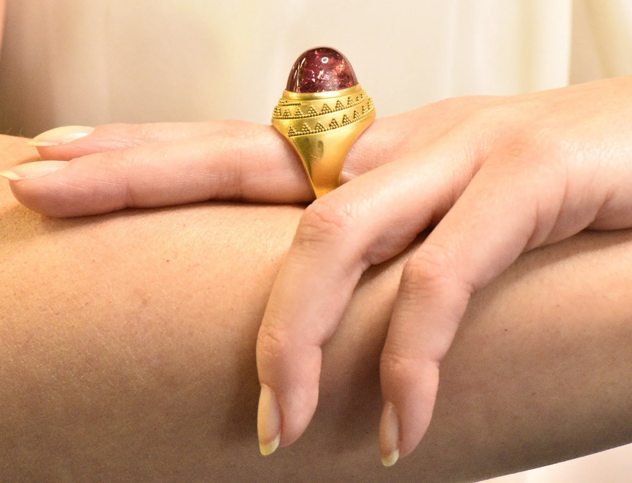 1980's Oval Cabochon Pink Tourmaline 22 Karat Gold Ring