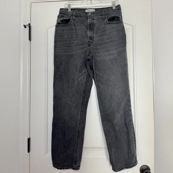 Abercrombie &amp; Fitch 90s Straight Ultra High Rise Jeans Black Denim Size 10 SHORT