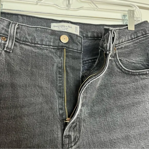 Abercrombie &amp; Fitch 90s Straight Ultra High Rise Jeans Black Denim Size 10 SHORT