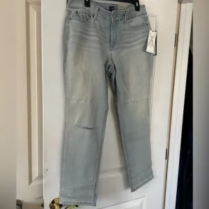BOGO 🌷NYDJ Women's Boyfriend Light Blue Jeans, NWT
