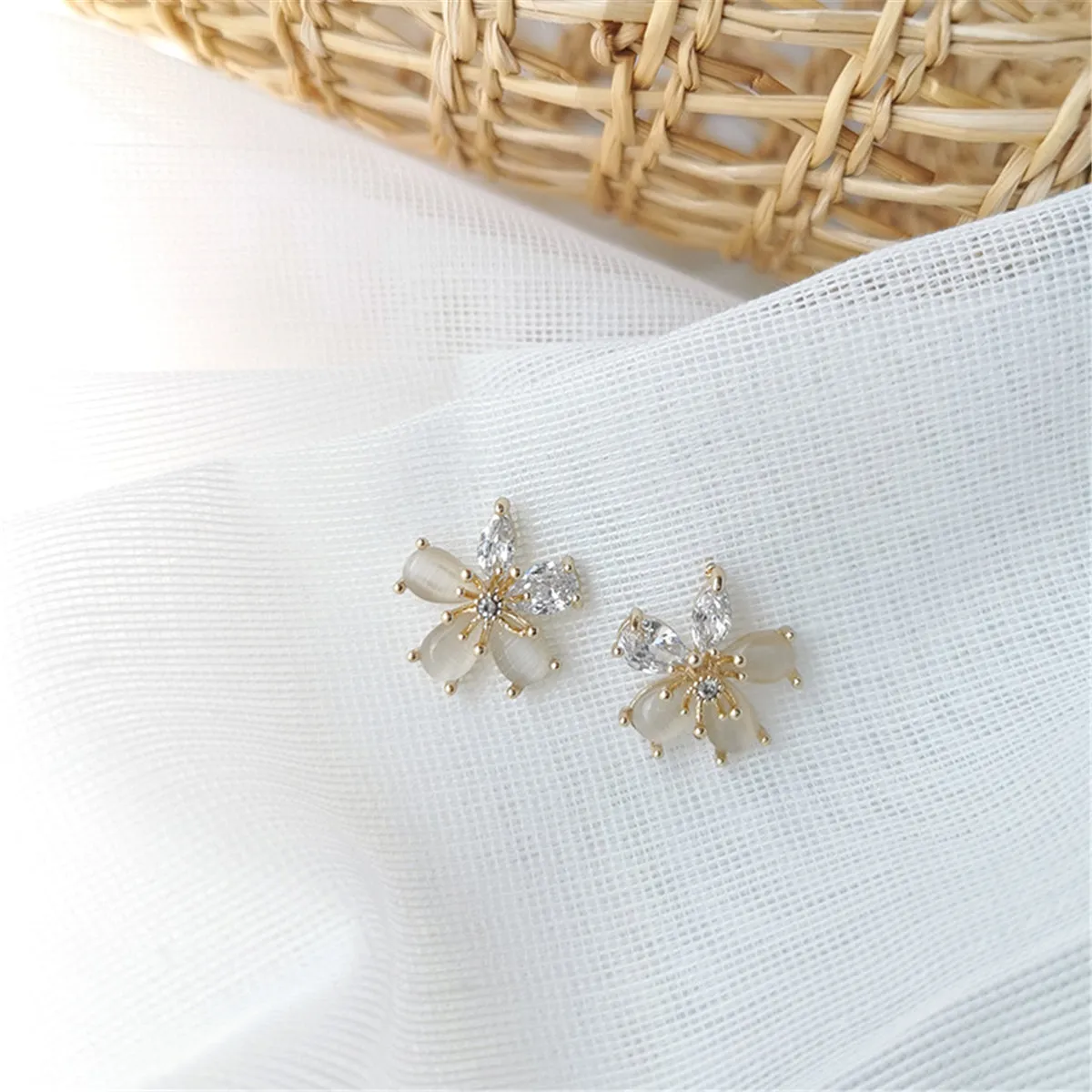 Crystal & Cats Eye Flower Stud Earrings