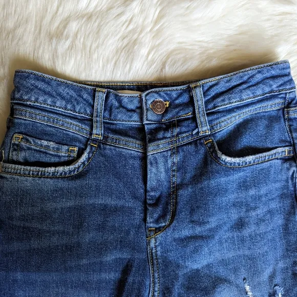 EUC Anthropologie Pilcro Ultra High Rise Slim Straight Jeans