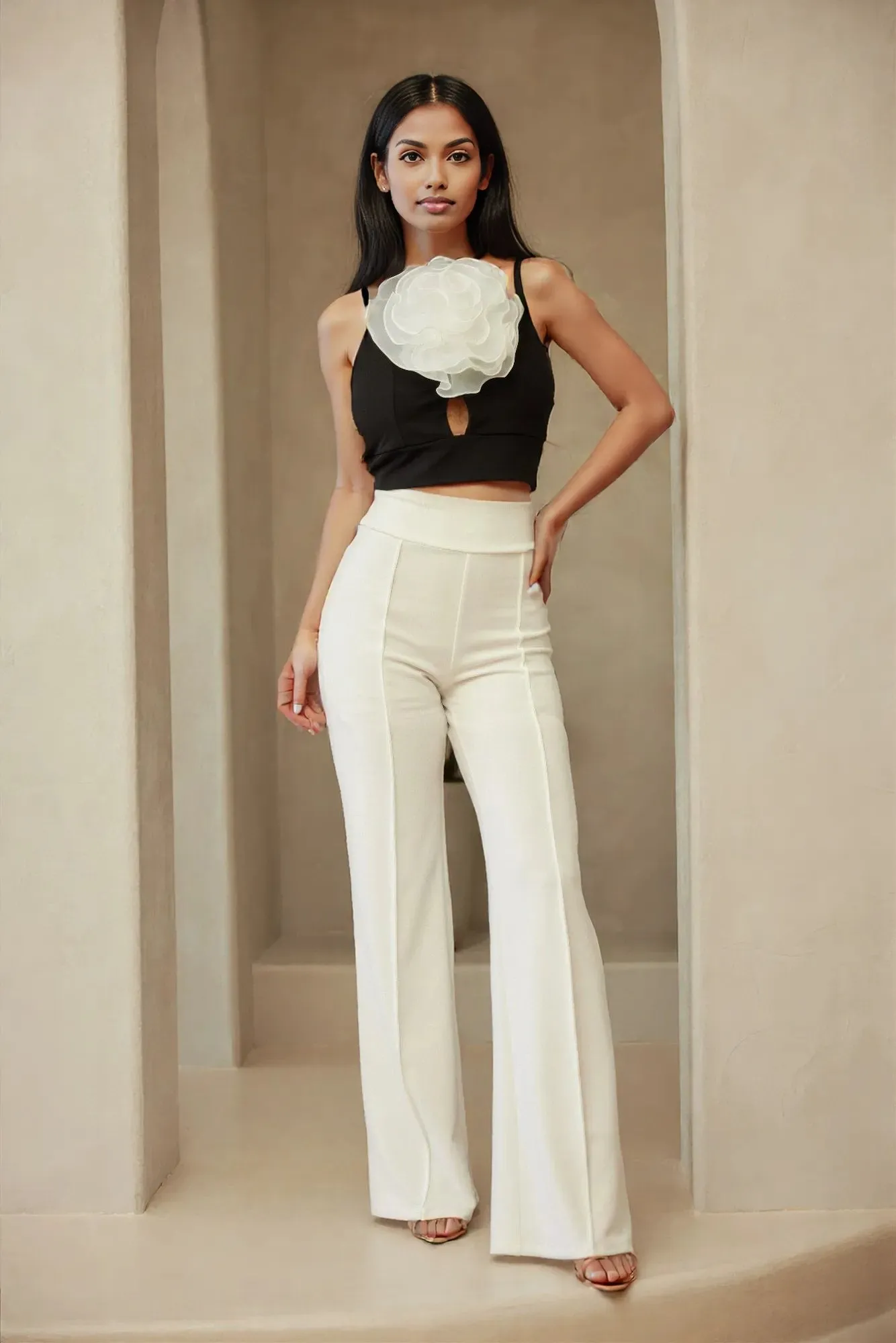 Flower Detailed Fashion Crop Top