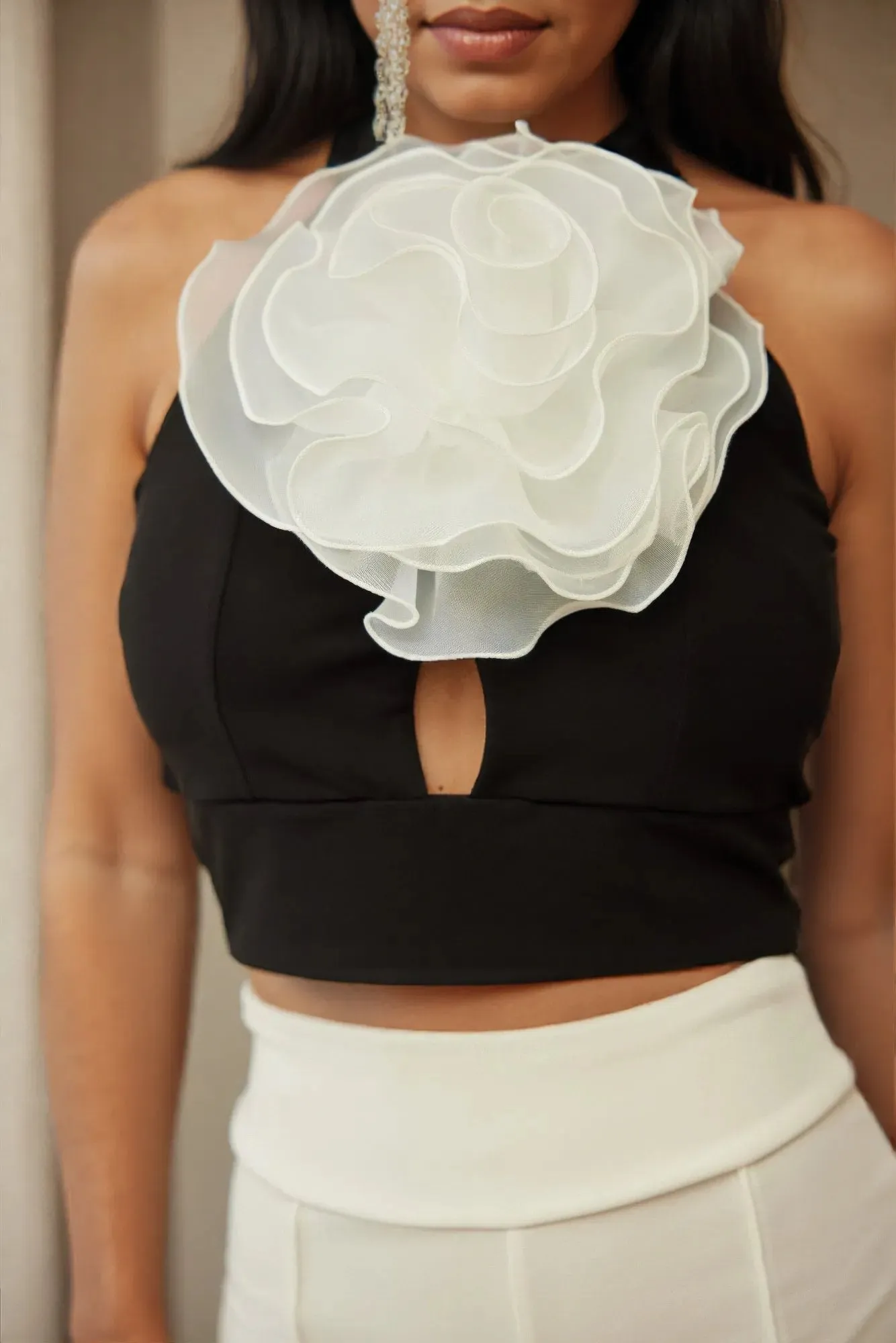 Flower Detailed Fashion Crop Top