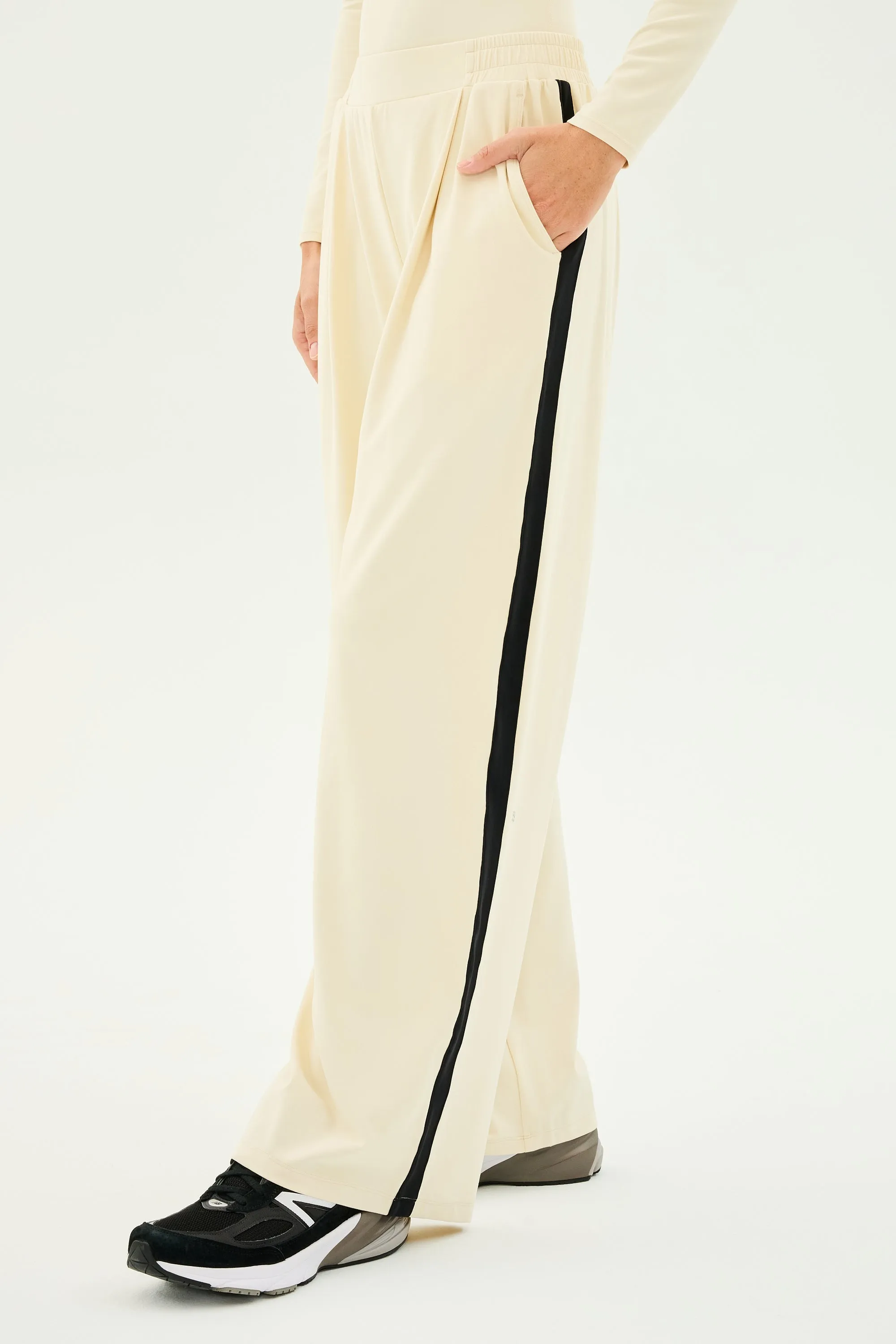 Luca Airweight Trouser with Stripe - Creme/Black