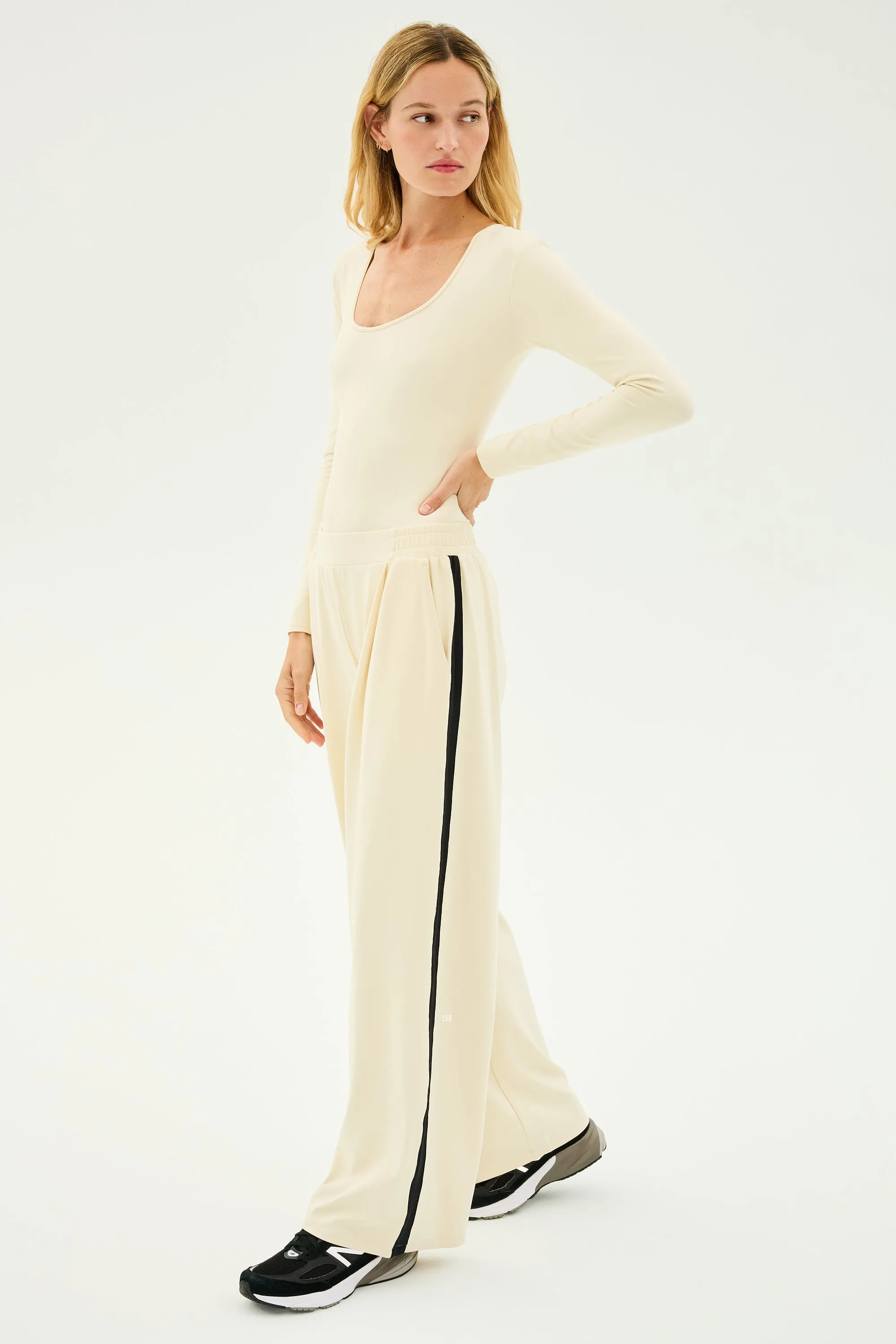 Luca Airweight Trouser with Stripe - Creme/Black