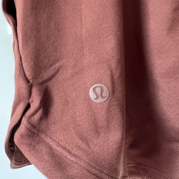 Lululemon Soft jersey mid-rise curved hem short large