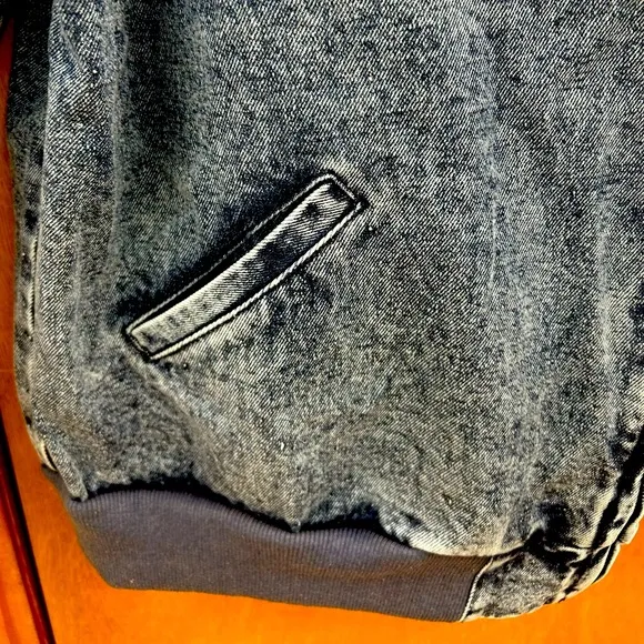 New Fantastic Fawn Denim Bomber Jacket with Pockets Size Small