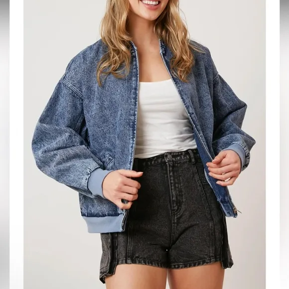 New Fantastic Fawn Denim Bomber Jacket with Pockets Size Small