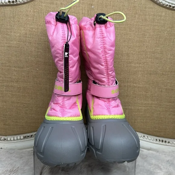 Sorel | FLURRY™ YOUTH BOOT in Blooming Pink/ Chrome Grey Size 6