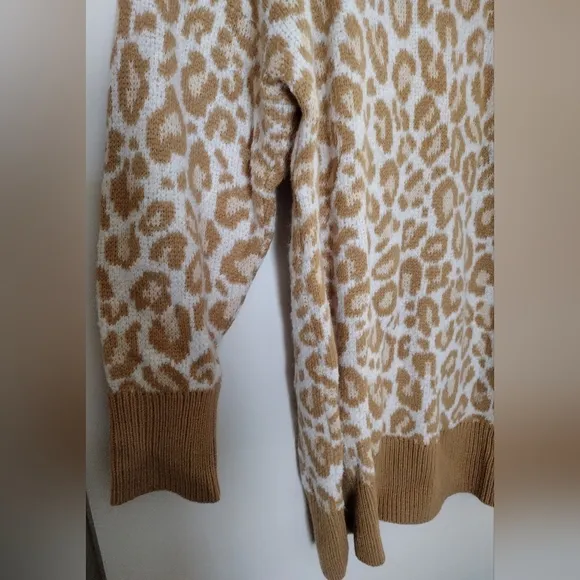 Torrid animal print sweater size 2