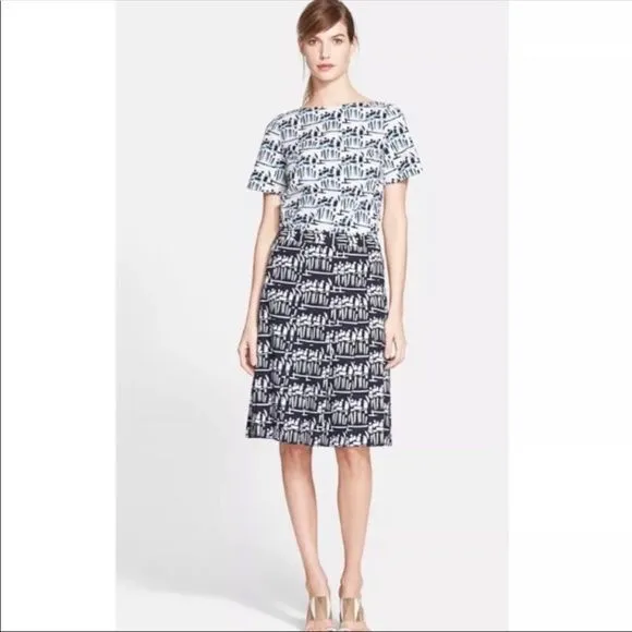 Tory Burch Womans Skirt Size 0 Navy Blue Figurines Pleated Stretch Poplin Cotton