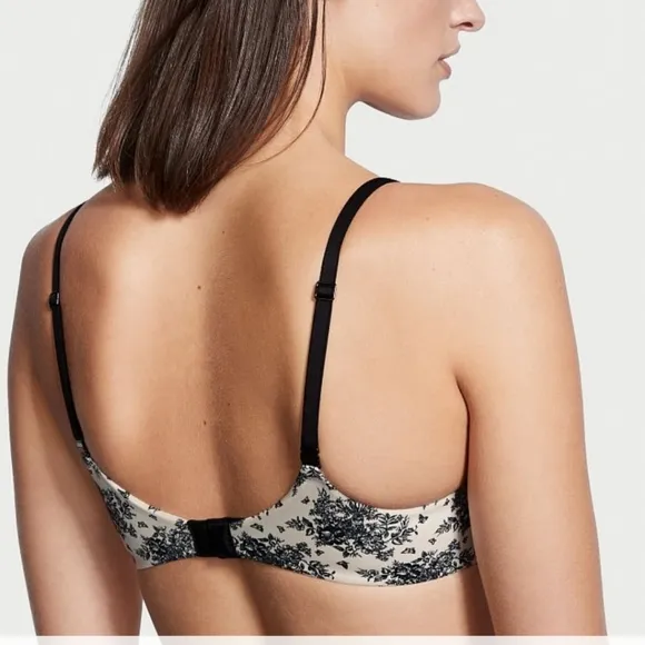 Victoria secret Bra size 40DD NWT