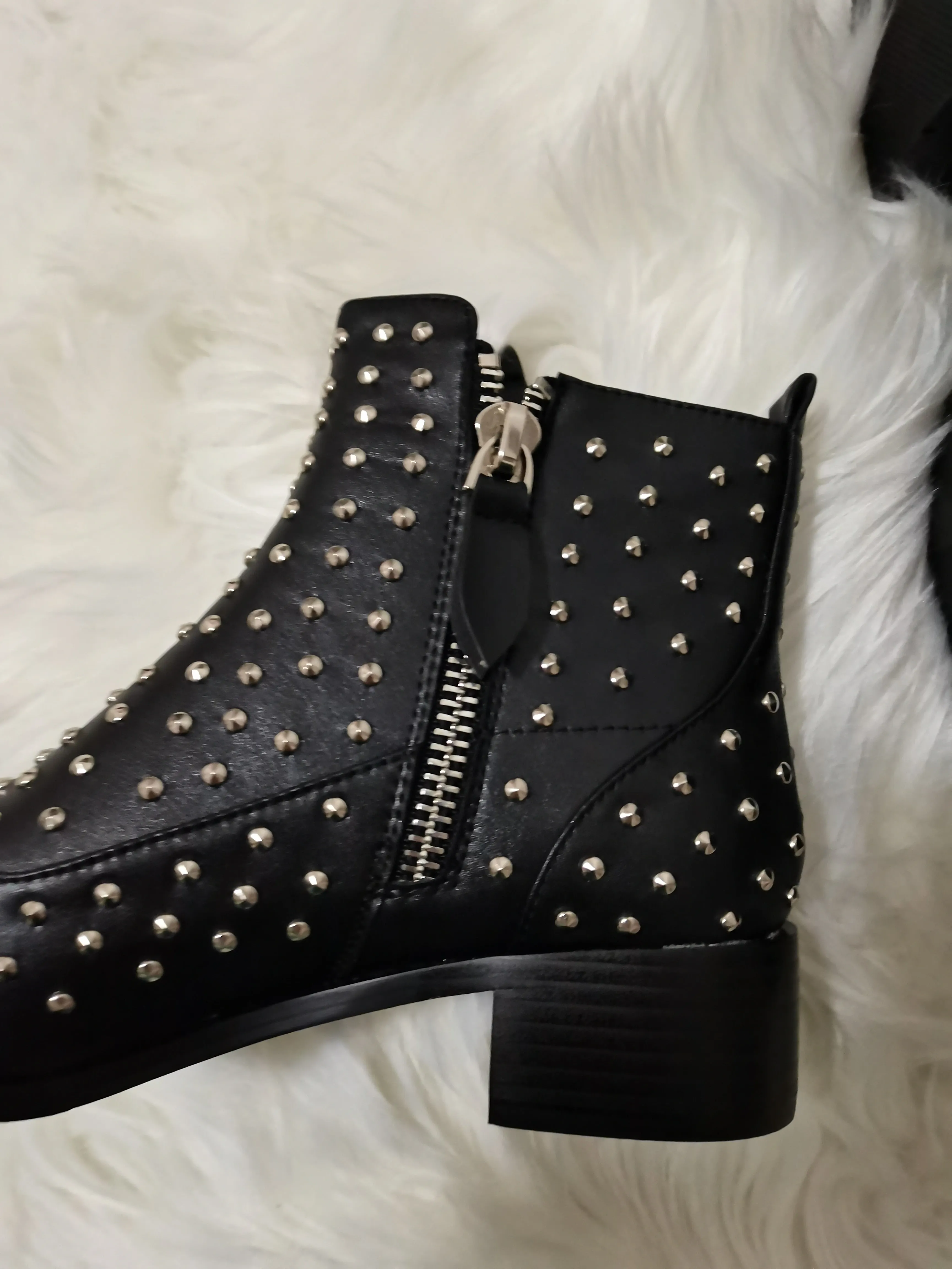 Women Genuine Leather Zipper Rivets Punk Ankle Boots